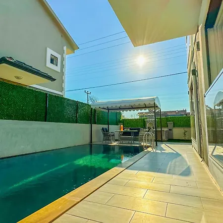Goel Villalari Villa